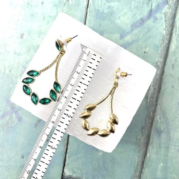 80s Vintage Green Marquise Pierced Drop Earrings - Picture 10 of 10